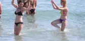 Bir Süredir Ekranlardan Uzak Olan Arzu Yanardağ Çeşme Tatilinde Görüntülendi