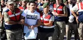 Hero Yazılı Tişörtlerin Talimatı Darbe Girişiminden 1 Ay Sonra Verilmiş