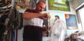 Duvar Boyasıyla Başladı, Ressam Oldu