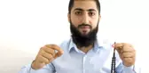 İncir Çekirdeğinden En Küçük Tespihi Yaptı