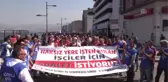 Büyükşehir Belediyesinden İşten Çıkartılmaları Protesto Ettiler