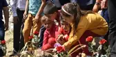 Öğrencileri Şehit Öğretmenin Kabrini ve Ailesini Ziyaret Etti