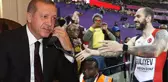 Cumhurbaşkanı, Altın Madalya Kazanan Ramil Guliyev'i Tebrik Etti
