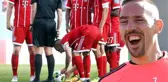 Kadın Hakem, Ribery Bağcıklarını Çözünce Sırtına Vurdu