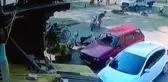 Kamyonet ile Motosikletin Çarpıştığı Kaza Kamerada