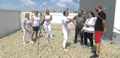 Gökdelenin Yüzeyinde Tıraş Olarak Yürüdüler