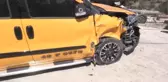 Lastiği Patlayan Taksi Yoldan Çıktı: 3 Yaralı