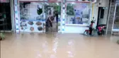 15 Dakikalık Yağmurda İş Yerlerini Su Bastı