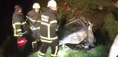 Su Kanalına Devrilen Otomobildeki 5 Kişi Yaralandı