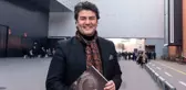 Vatan Şaşmaz Kimdir