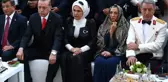 Hulusi Akar'ın Eşinden Kuran-ı Kerim Okunurken Beğeni Toplayan Hassasiyet
