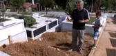 Vatan Şaşmaz'ın Kabri Ziyaretçi Akınına Uğradı