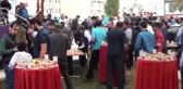 Ardahan Bayramda Şehit Mezarlarına Karanfil Bırakıldı
