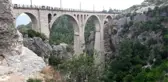 James Bond'la Ünlenen Varda'ya Turistler Akın Etti