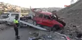 İzmir Hurdaya Dönen Otomobildeki 1 Kişi Öldü, 3 Kişi Yaralandı