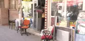 İkinci El Eşyacı ve Spotçular, Öğrencileri Bekliyor