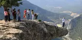 Bin 650 Metre Uçurumun Kenarında Fotoğraf Kuyruğuna Girdiler!