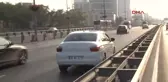 Üst Geçidi Kullanmadı, Otomobil Çarptı