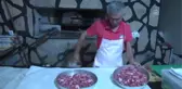 Yörüklerin Asırlık Lezzeti: Gömbe Tepsi Kebabı