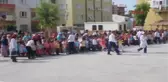 Antalya Töreni Güneşte Takip Eden Çocuklar Gölgeye Alındı