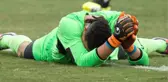 Trabzonsporlu Kaleci Esteban, Soyunma Odasında Ölümden Döndü
