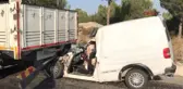 Manisa Kamyona Çarpan Kamyonetin Sürücüsü Öldü