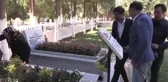 Şehidin Mezarına Memleketinden Getirilen Toprak Bırakıldı