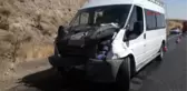 Adıyaman Kahta'da Servis Minibüsü ile Çarpışan Otomobilin Sürücüsü Öldü