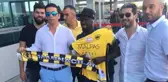 Galatasaray'ın Eski Yıldızı Emmanuel Eboue, AIDS'e Yakalandı; Transferi İptal Oldu