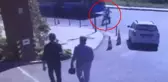 Çift Otobüsün Altında Kalmaktan Kıl Payı Kurtuldu