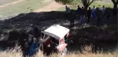 Dereye Düşen Traktördeki Baba ile Oğlu Yaralandı