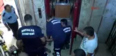 Antalya Tamir Ettikleri Asansörle Duvar Arasına Sıkıştılar