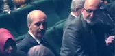 Bakan Kurtulmuş, Cüneyt Gökçer Sahnesi'nde 'Osmancık'ı İzledi