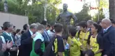 İzmir Futbolun İlk Oynandığı Yere Heykel Dikildi
