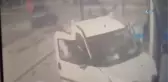 Kamyonet İki Yayaya Böyle Çarptı: 2'si Ağır, 5 Yaralı