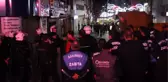 İstanbul'da olaylı gece! İş Makinelerinin Camlarını Kırıp Zabıtaya Saldırdılar
