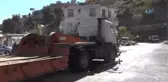 Freni Boşalan Tırdan Düşen Kepçe Ters Döndü