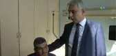 Vali Toprak Yaralı Askere Cep Telefonu Hediye Etti