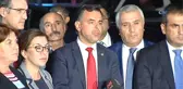 CHP'li Vekiller Baykal'ın Tedavi Gördüğü Hastaneye Akın Etti