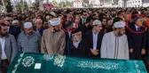 Aynı Cenazeye Katılan Gül ve Davutoğlu Yan Yana Gelmedi