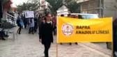 Liselilerden Beyaz Bastona Duyarlılık Yürüyüşü