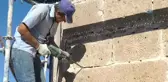 Mezar Taşında Gömlek, Mezar Üzerinde Mutfak Tüpü... Restorasyon Çalışmalarında İşçilerin Rahat...