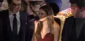Emre Kınay, Rol Arkadaşının Göğüs Dekoltesine Bakarken Yakalandı
