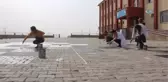 Öğretmenler Fırçayı Eline Aldı Aldı, Okul Bahçesini Oyun Alanına Çevirdi