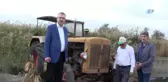 67 Yıllık Antika Traktörle Tarlasını Sürüyor