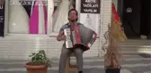 Akordeonu, Ekmek Kapısı Oldu