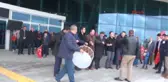 Avrupa Şampiyonu Tuğrulhan Erdemir'e Havalimanında Davullu Zurnalı Karşılama