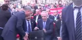 Vatandaşlar Belediye Başkanını Protesto Etti