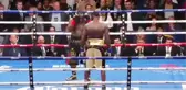 Ağır Sıklet Boks Maçında ABD'li Sporcu, Rakibine Ringi Dar Etti
