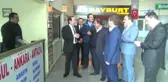 Vali Yolcuları Tek Tek Dolaşıp Kitap Dağıttı